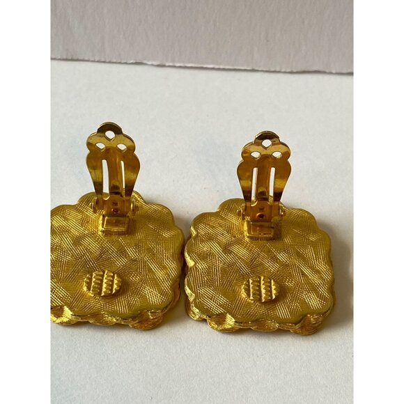 Gold-Tone Heraldic Shield Clip-On Earrings J0216 - Picture 6 of 7